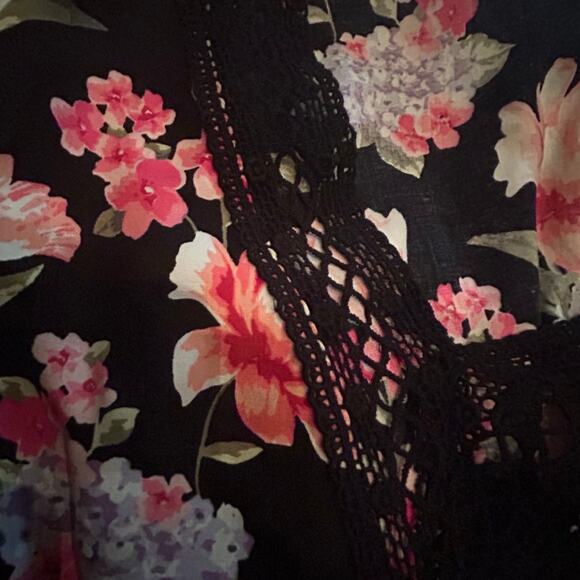 ⭐️ Forever 21 Pretty Black Floral Print Playsuit Long Sleeve Romper Boho Small - Picture 10 of 13